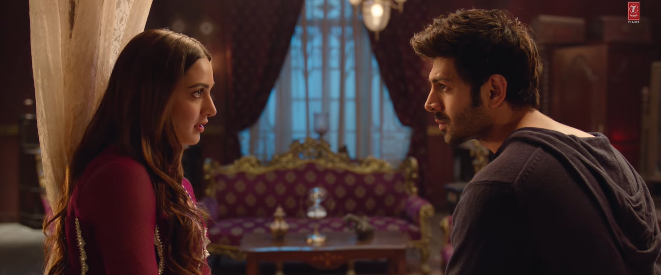 फिल्म में कार्तिक ने रूहान और कियारा ने रीत नाम का किरदार निभाया हैं, जिन्हें एक-दूसरे से प्यार हो जाता है.