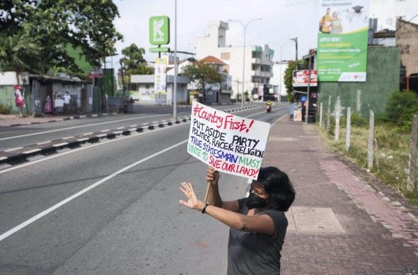 श्रीलंका में सरकार के खिलाफ प्रदर्शन (फोटो- पीटीआई)