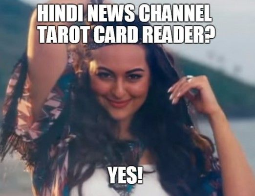 TAROT CARD READER YES