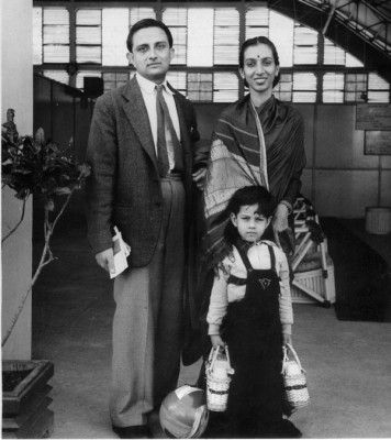 Vikram-Sarabhai mrinalini with kid kartikeya